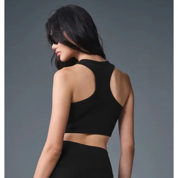 ALO Yoga Black tank top - Picture 2 of 4